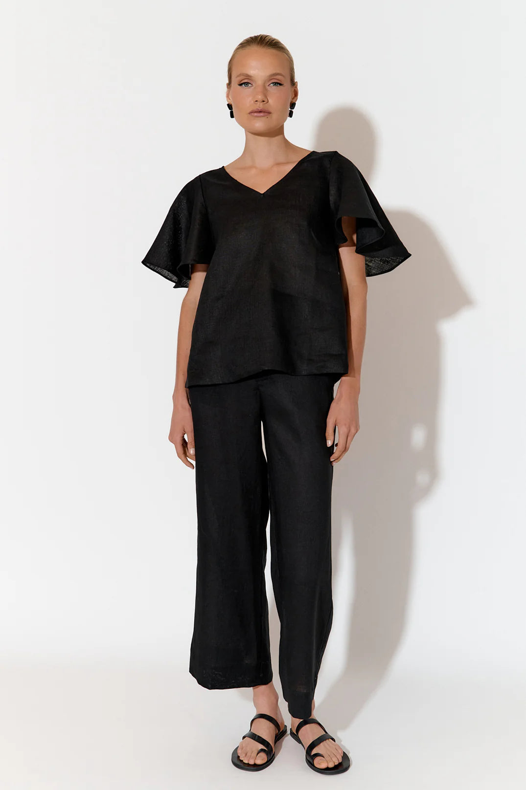 Theo Linen Flutter Sleeve Top (Black)